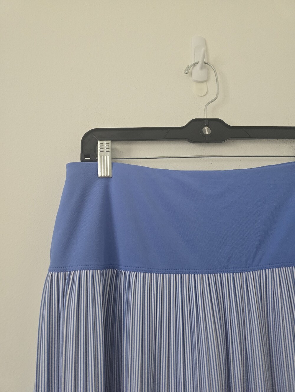 Lucky in Love Gradient Pleated Skort Size Large - Picture 4 of 14